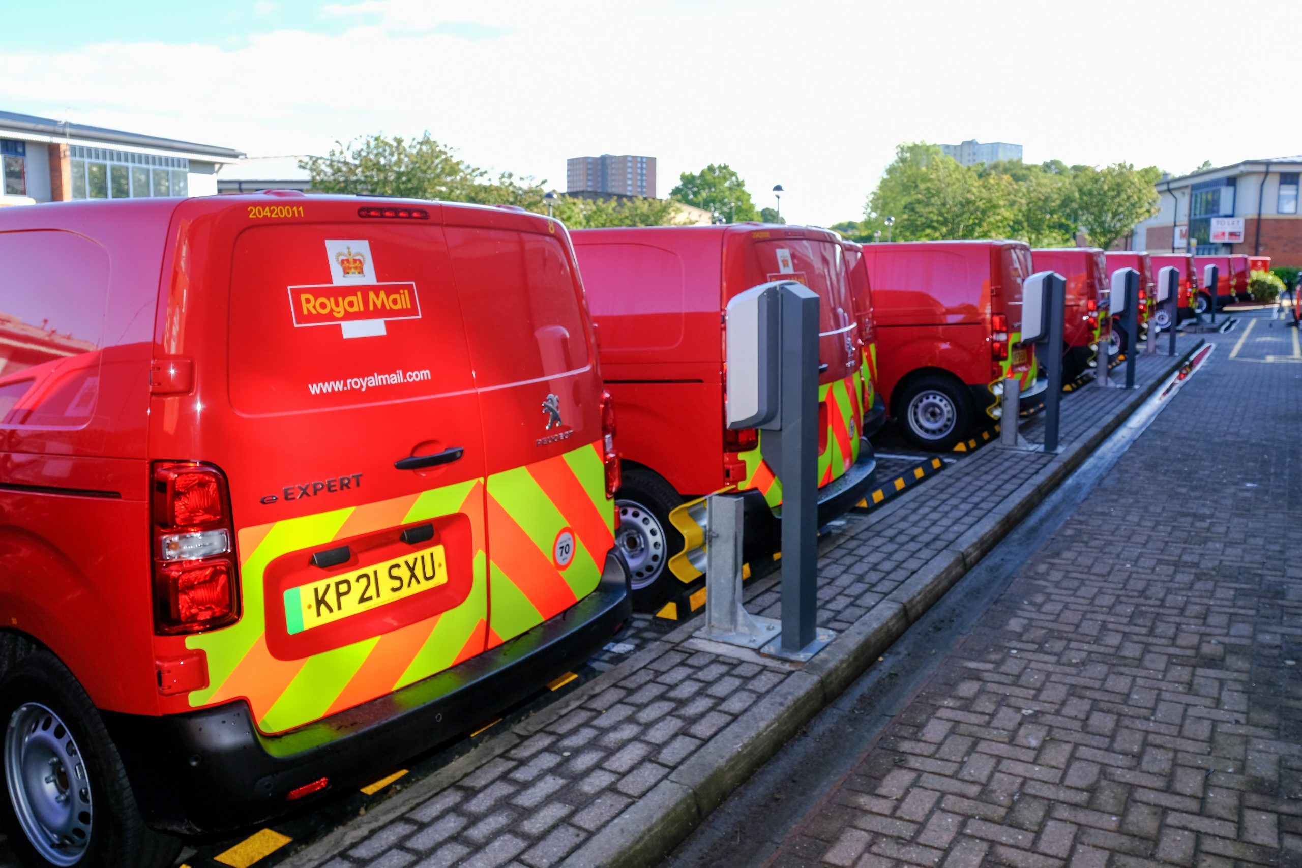 Royal Mail set to add 3,000 electric vehicles to UK fleet