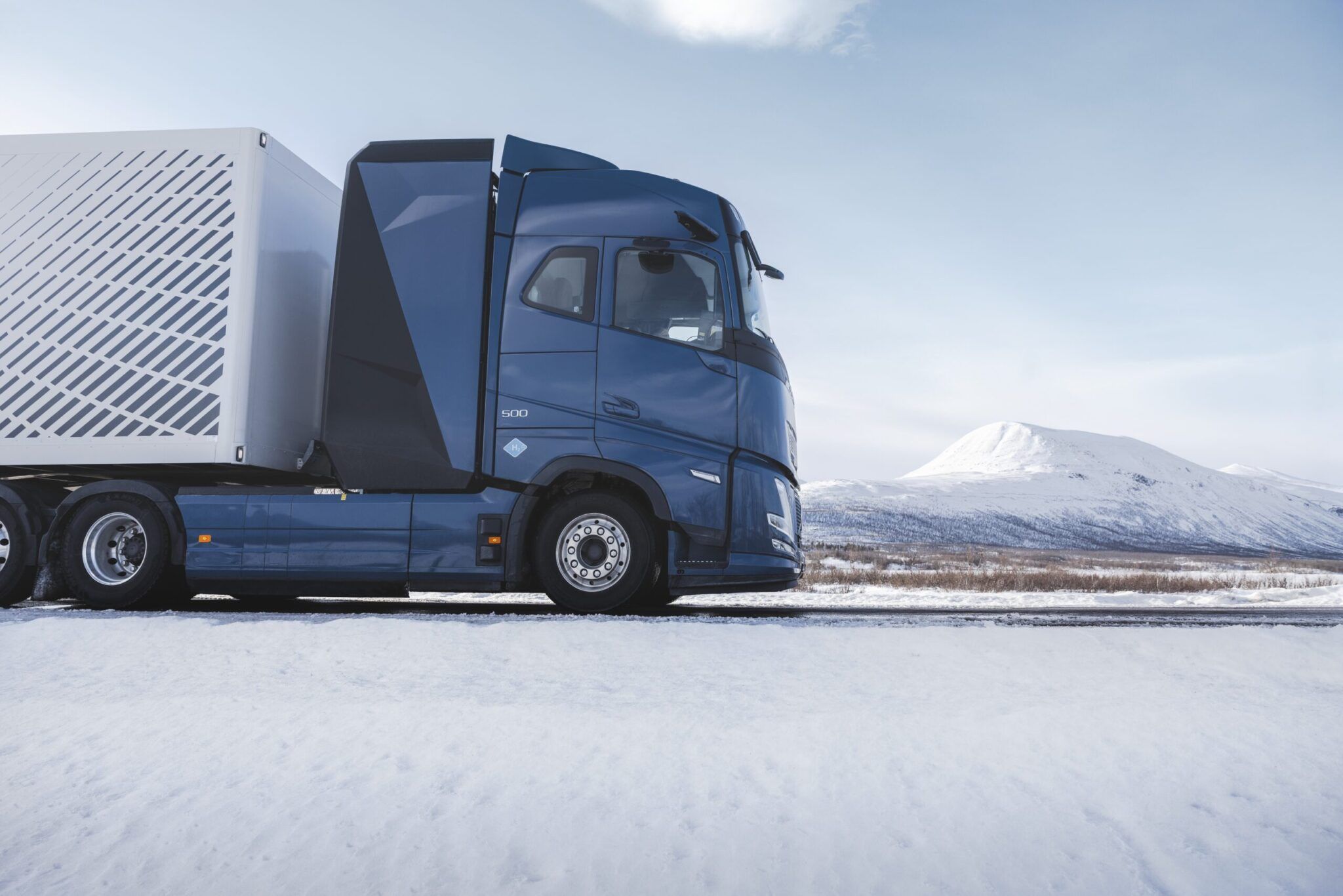 Volvo Trucks trials hydrogen combustion engines